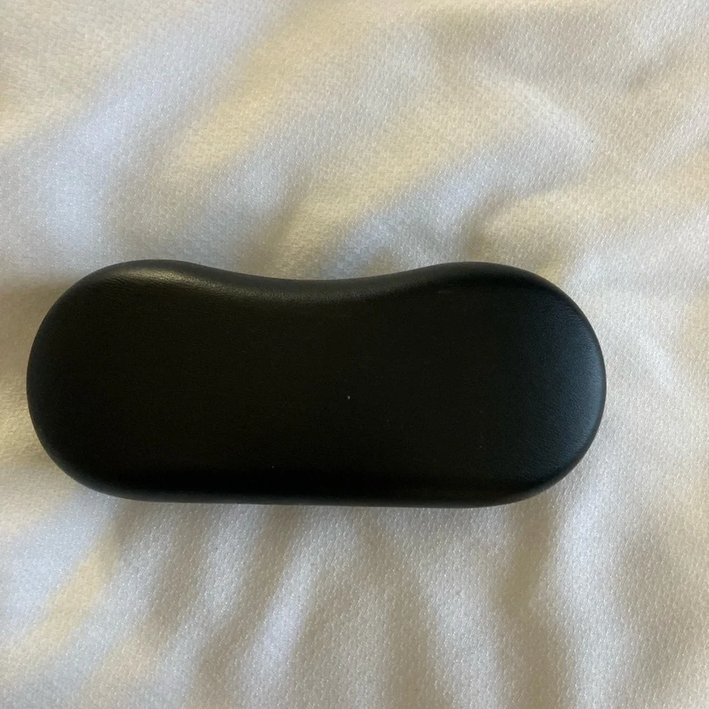 Vera Wang | Sunglasses Case or Eyeglasses Case
